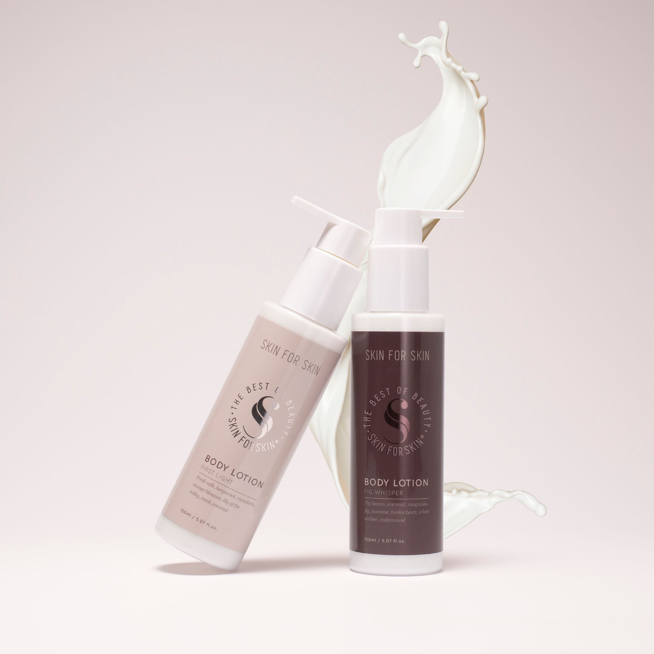 De Body Lotion First Light en Body Lotion Fig Whisper van Skin for Skin met een verzorgende, romige textuur.