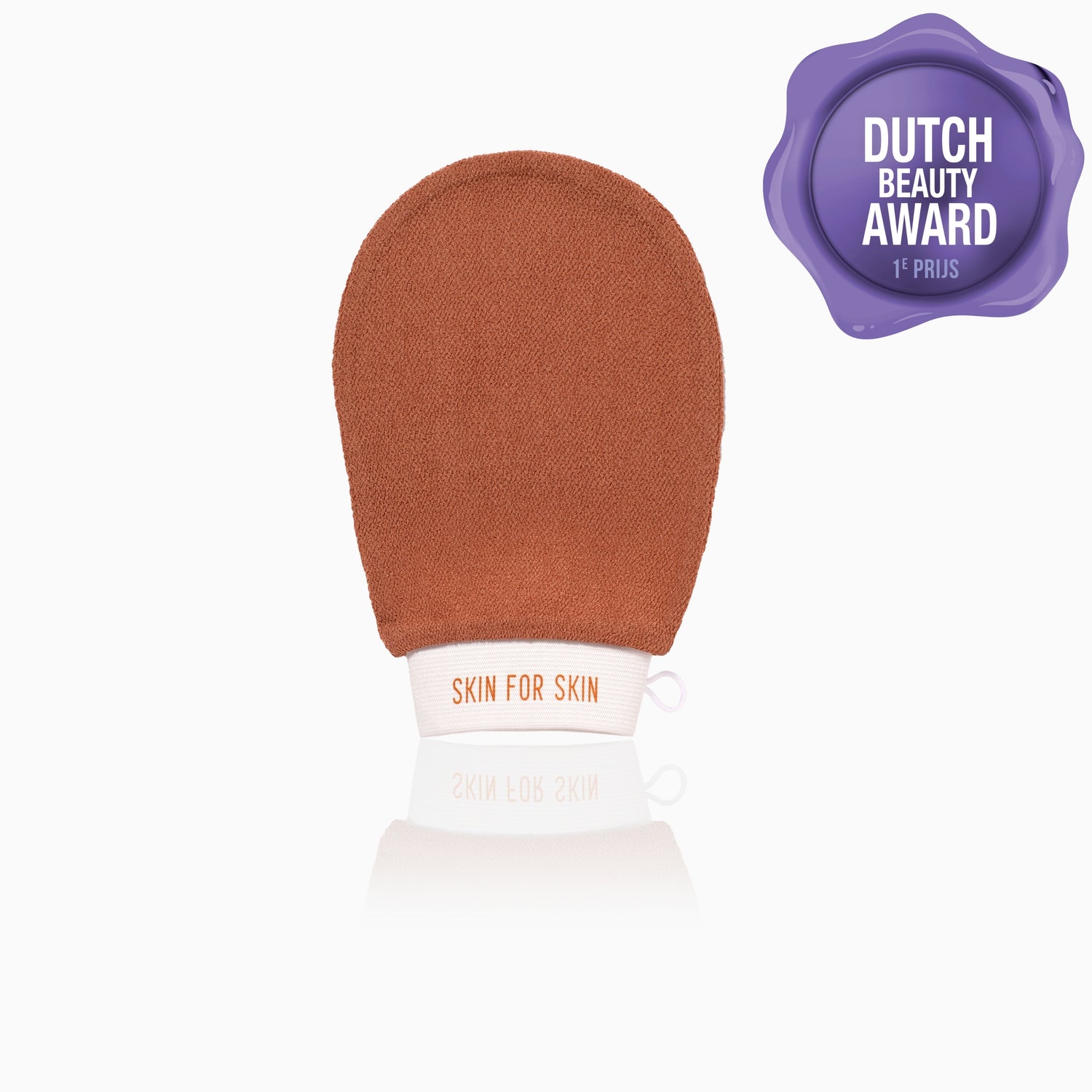 Award-winning exfoliating body scrub glove by Skin for Skin with Dutch Beauty Award 2025/2026 1st place.