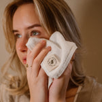 Skin for Skin bamboo wash cloth zachte reinigingsdoek voor make-up en skincare in gebruik