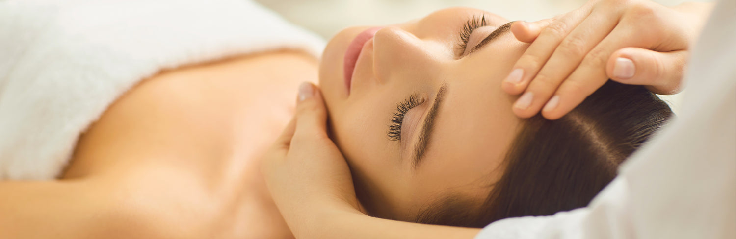 Ontspannende behandeling in de Skin for Skin schoonheidssalon en Japanese Headspa salon.